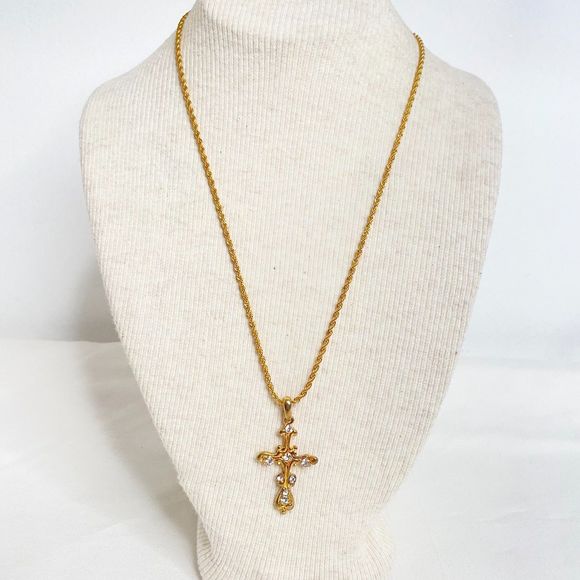 Claires Orante Clear Rhinestones Cross Pendant Chain Necklace Thin Spiral Links - Picture 2 of 12